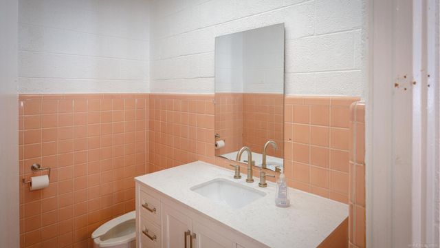 22021 MEMPHIS Avenue, Warren, MI 48091