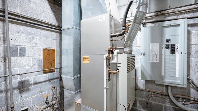 22021 MEMPHIS Avenue, Warren, MI 48091