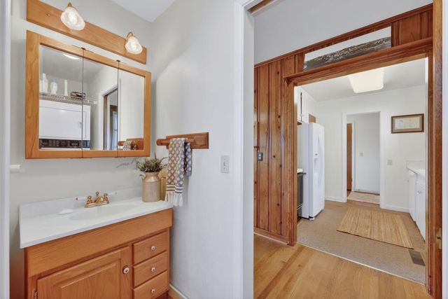 305 Riverview Dr, Auburn, CA 95603