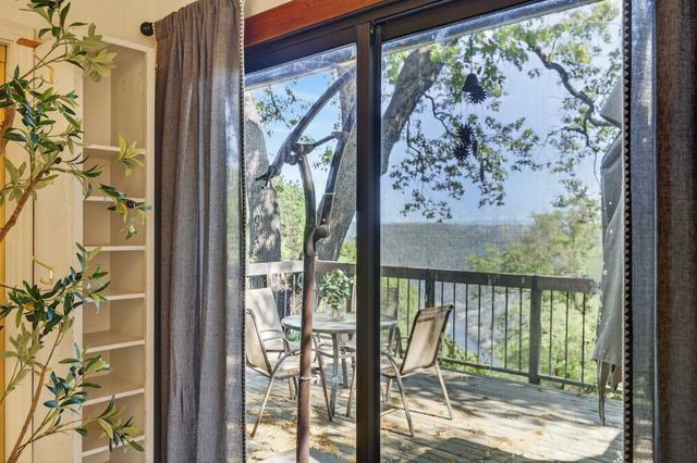 305 Riverview Dr, Auburn, CA 95603