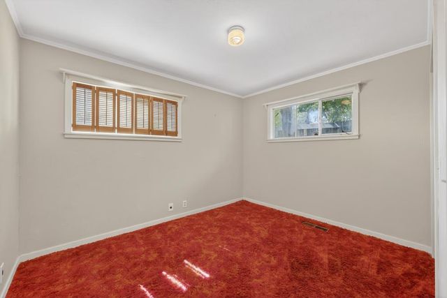 305 Riverview Dr, Auburn, CA 95603