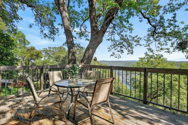 305 Riverview Dr, Auburn, CA 95603