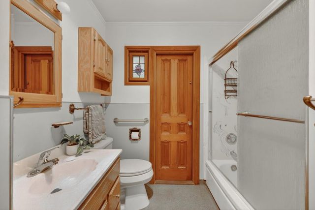 305 Riverview Dr, Auburn, CA 95603