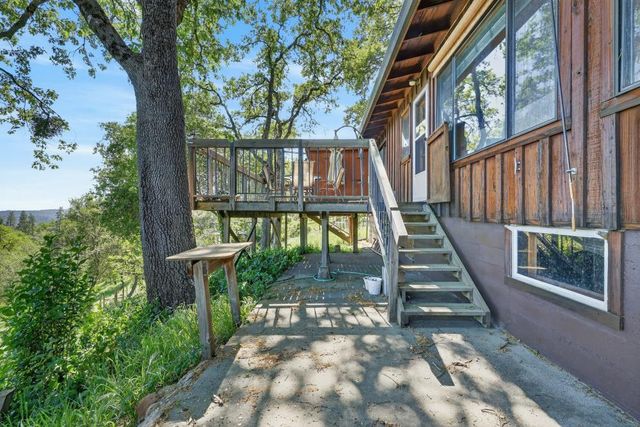 305 Riverview Dr, Auburn, CA 95603