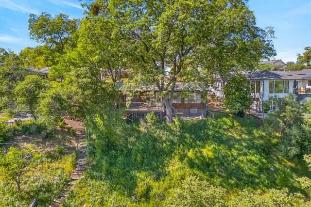 305 Riverview Dr, Auburn, CA 95603