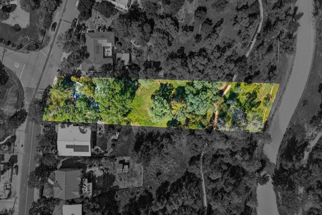 305 Riverview Dr, Auburn, CA 95603