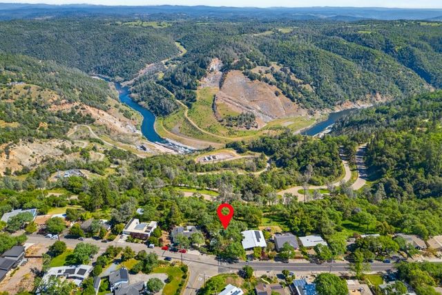 305 Riverview Dr, Auburn, CA 95603