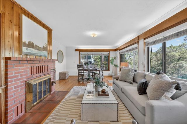 305 Riverview Dr, Auburn, CA 95603