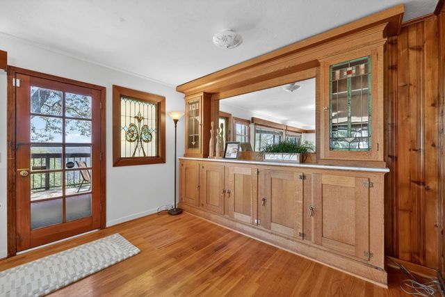 305 Riverview Dr, Auburn, CA 95603