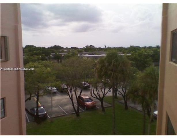 8600 SW 133rd Ave Rd 413, Miami, FL 33183