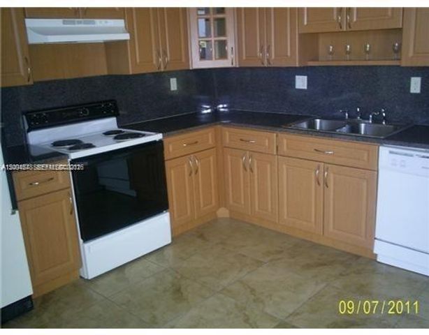 8600 SW 133rd Ave Rd 413, Miami, FL 33183