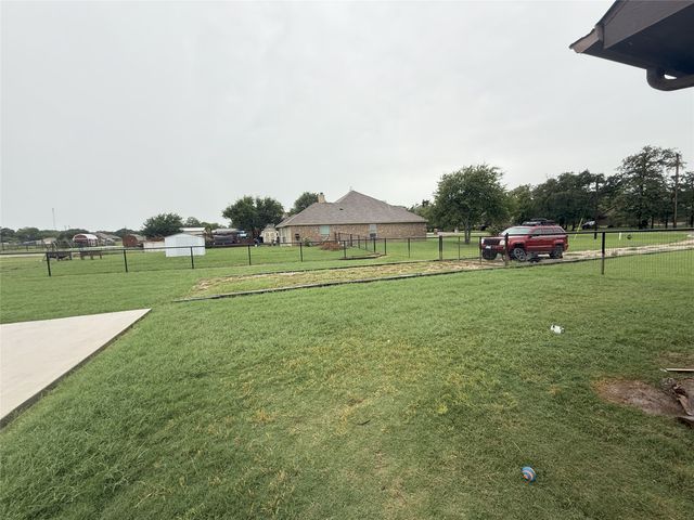 124 Brady Coleman Lane, Springtown, TX 76082