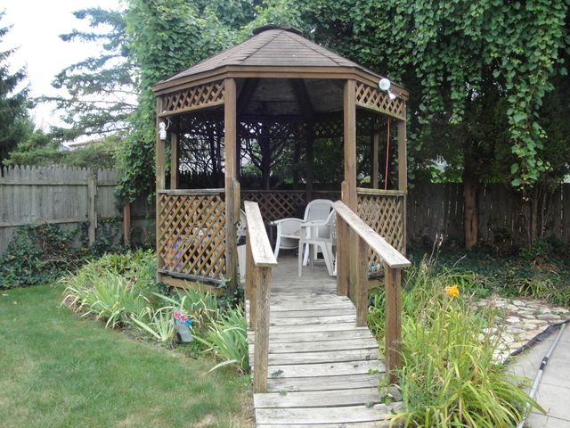 2308 Flint Court, Dyer, IN 46311