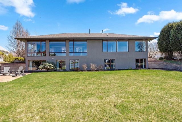 2405 CROWN POINTE BOULEVARD, Suamico, WI 54173