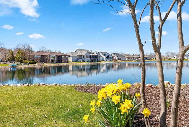 2405 CROWN POINTE BOULEVARD, Suamico, WI 54173