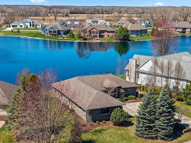 2405 CROWN POINTE BOULEVARD, Suamico, WI 54173