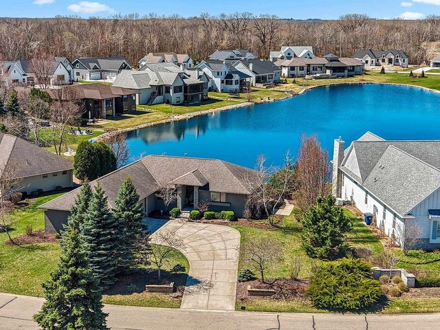 2405 CROWN POINTE BOULEVARD, Suamico, WI 54173
