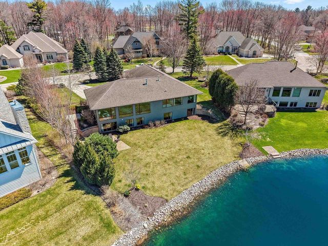 2405 CROWN POINTE BOULEVARD, Suamico, WI 54173