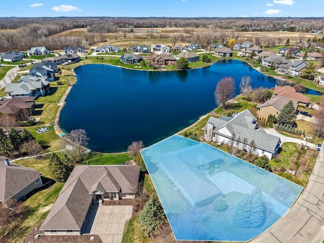 2405 CROWN POINTE BOULEVARD, Suamico, WI 54173