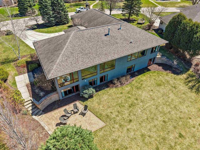 2405 CROWN POINTE BOULEVARD, Suamico, WI 54173
