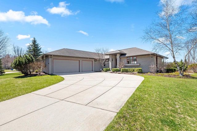 2405 CROWN POINTE BOULEVARD, Suamico, WI 54173