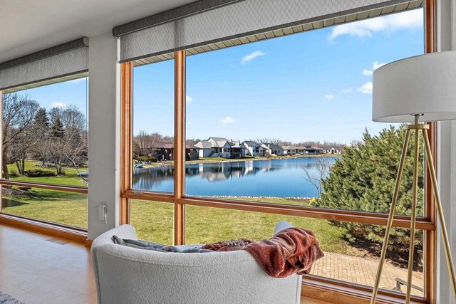 2405 CROWN POINTE BOULEVARD, Suamico, WI 54173