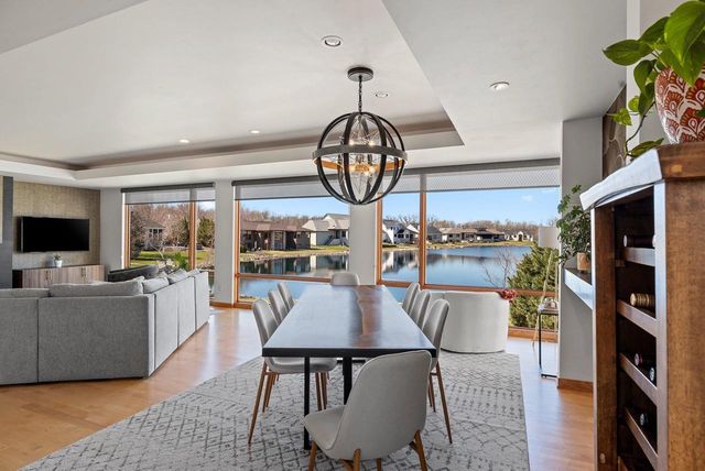 2405 CROWN POINTE BOULEVARD, Suamico, WI 54173