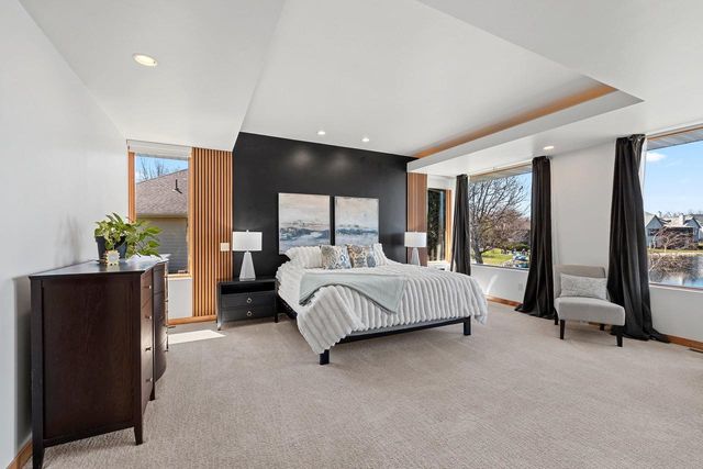 2405 CROWN POINTE BOULEVARD, Suamico, WI 54173