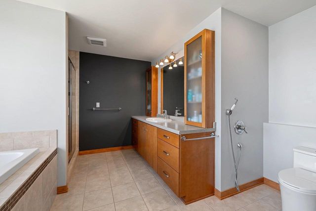 2405 CROWN POINTE BOULEVARD, Suamico, WI 54173