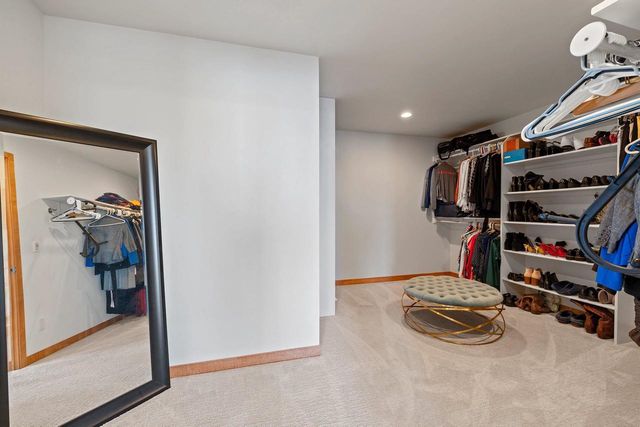 2405 CROWN POINTE BOULEVARD, Suamico, WI 54173