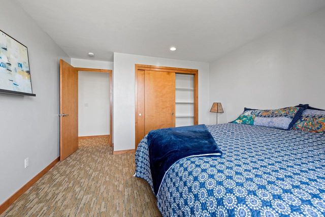 2405 CROWN POINTE BOULEVARD, Suamico, WI 54173