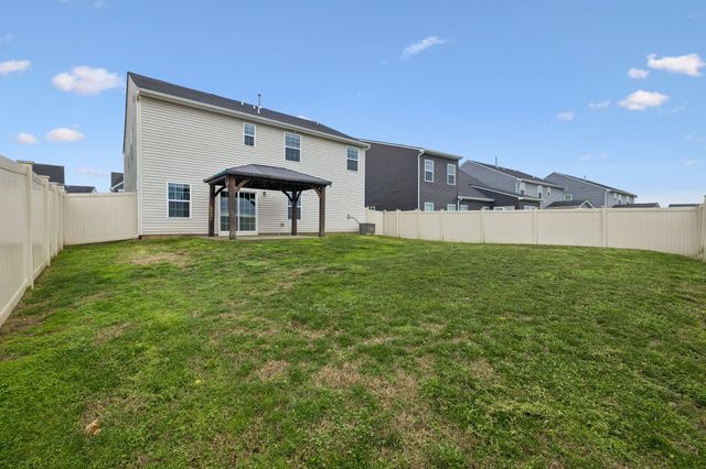 833 Raintree Dr, Smyrna, TN 37167