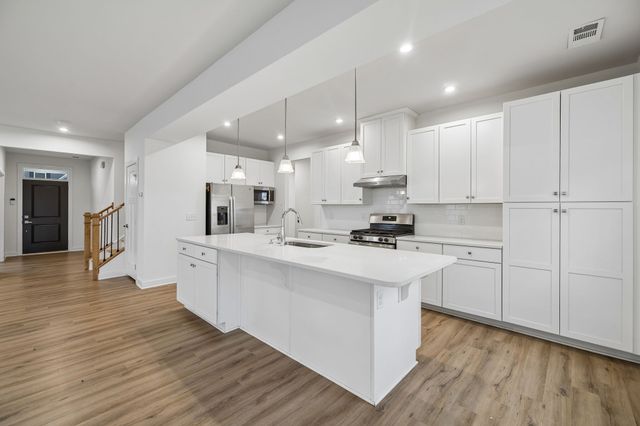 833 Raintree Dr, Smyrna, TN 37167