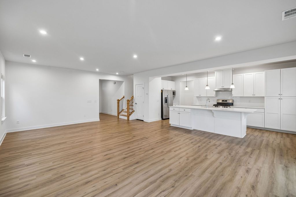 833 Raintree Dr, Smyrna, TN 37167