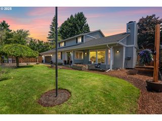 960 N Aspen Ct, Canby, OR 97013