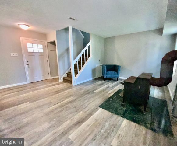 19 NOBLE RD, Sicklerville, NJ 08081