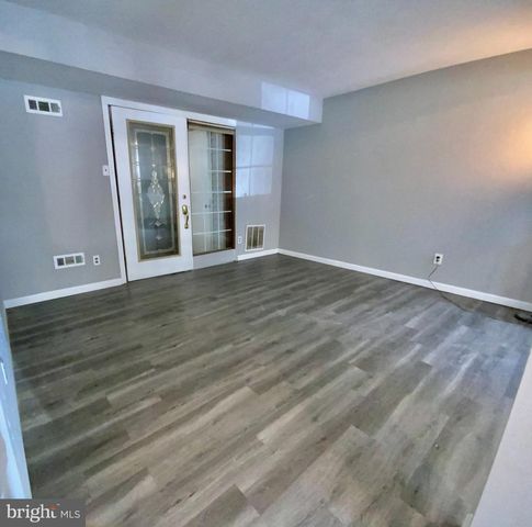 19 NOBLE RD, Sicklerville, NJ 08081