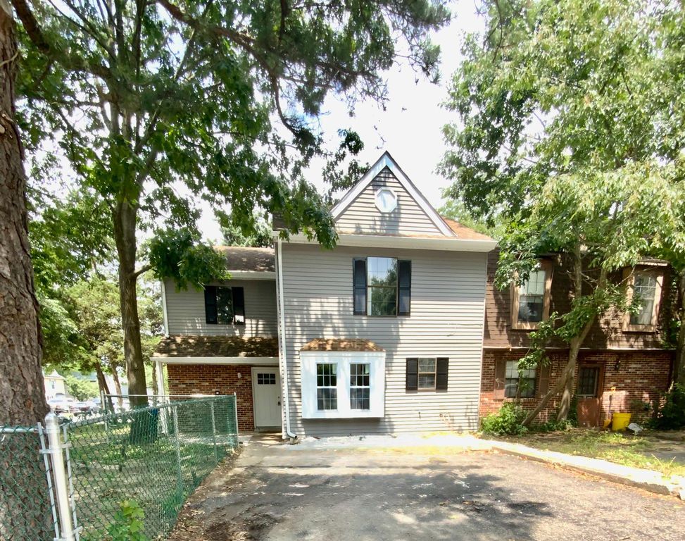 19 NOBLE RD, Sicklerville, NJ 08081