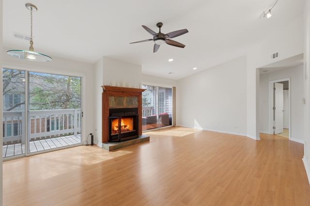 1312 E Evergreen Drive 2, Palatine, IL 60074