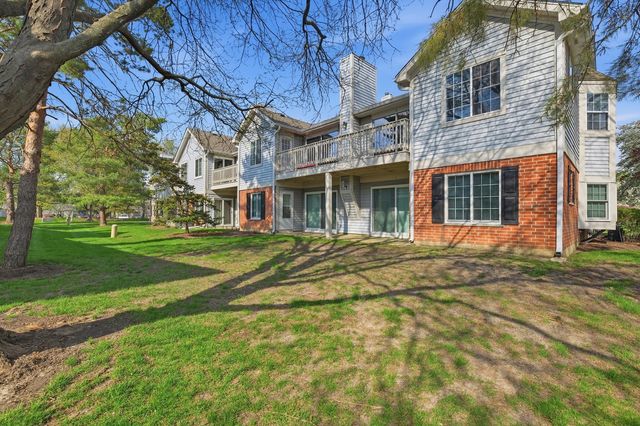 1312 E Evergreen Drive 2, Palatine, IL 60074