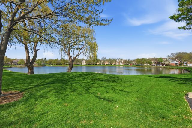 1312 E Evergreen Drive 2, Palatine, IL 60074
