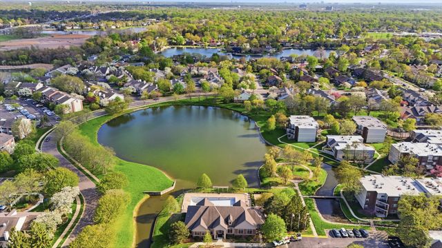 1312 E Evergreen Drive 2, Palatine, IL 60074