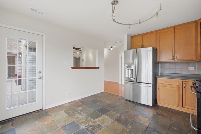 1312 E Evergreen Drive 2, Palatine, IL 60074