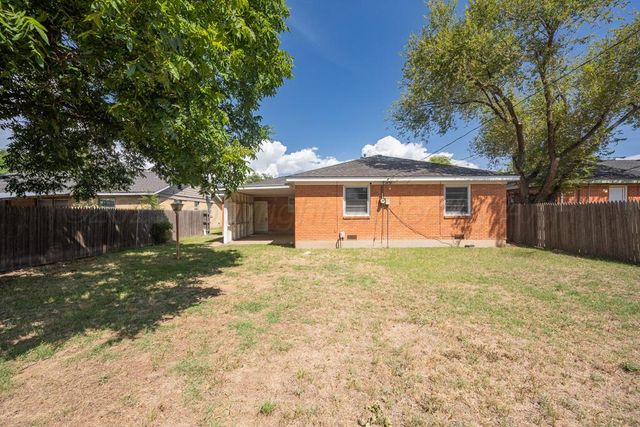 3304 LENWOOD Drive, Amarillo, TX 79109