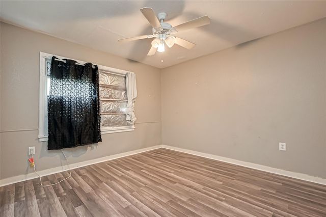 824 2nd Avenue N, Texas City, TX 77590