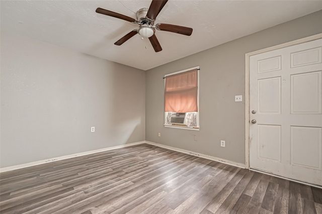 824 2nd Avenue N, Texas City, TX 77590