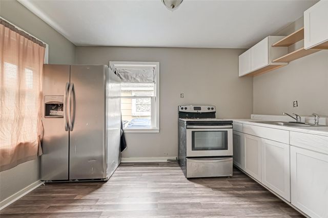 824 2nd Avenue N, Texas City, TX 77590