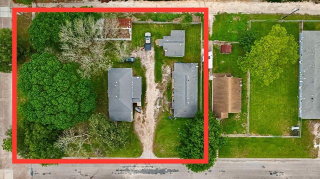 824 2nd Avenue N, Texas City, TX 77590