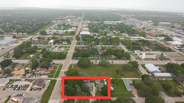 824 2nd Avenue N, Texas City, TX 77590