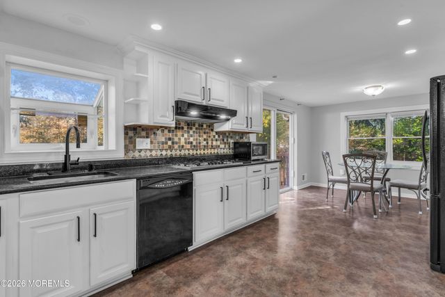 927 Indian Hill Road, Toms River, NJ 08753
